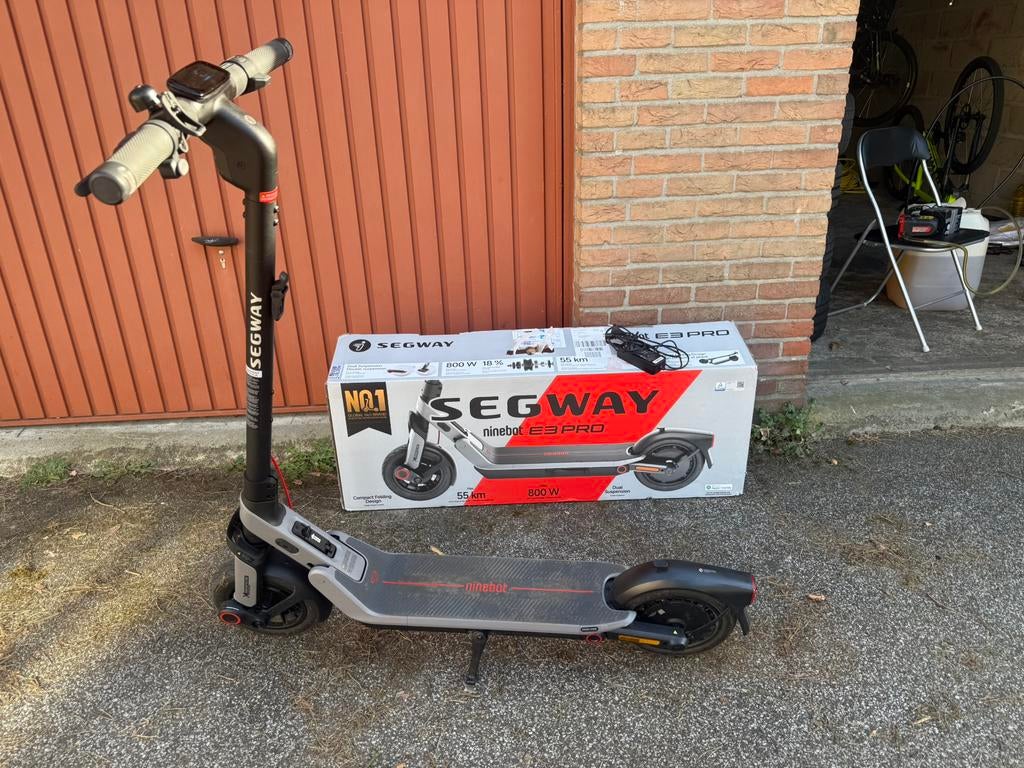SEGWEY Ninebot E3 PRO top staat 69 km stand ruilen mogelijk, Vélos & Vélomoteurs, Enlèvement, Neuf, Step électrique (E-scooter)