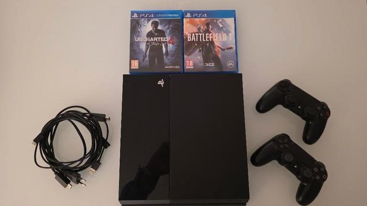 Playstation 4 + 2 controllers + games, Consoles de jeu & Jeux vidéo, Jeux | Sony PlayStation 4, Comme neuf, Autres genres, 2 joueurs