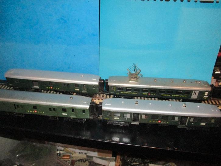 Marklin 4 wagons Suisses, Hobby & Loisirs créatifs, Trains miniatures | HO, Utilisé, Wagon, Märklin, Enlèvement ou Envoi