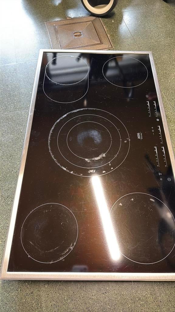 Luxe AEG Keramische Kookplaat– 5 kookzones (XL), Electroménager, Tables de cuisson, Classe énergétique A ou plus économe, Enlèvement