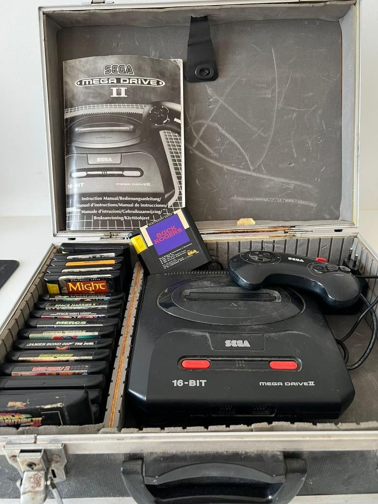 Console Sega Megadrive II Complète + Jeux - PAL - Noir