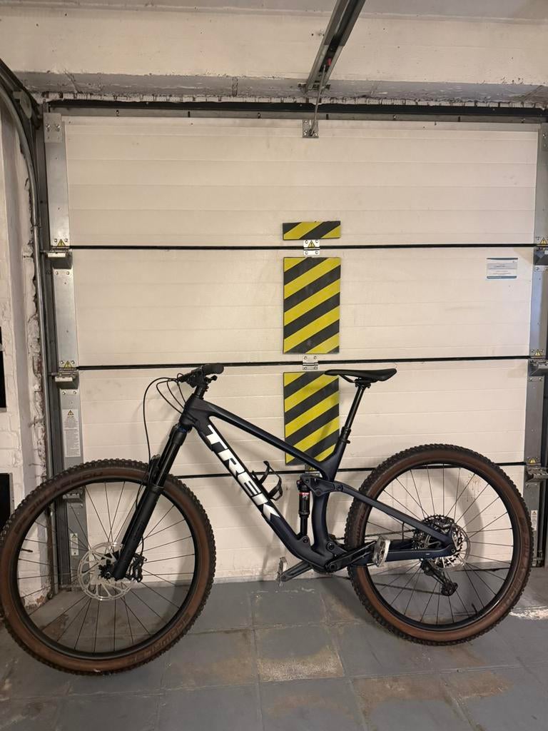 Trek fuel ex 9.7 fully , full carbon , large ( als nieuw), Vélos & Vélomoteurs, Enlèvement ou Envoi, Comme neuf