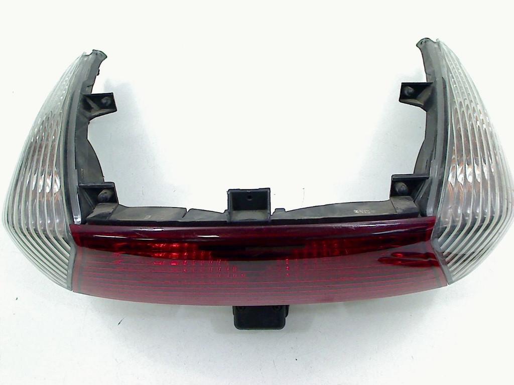 FEU ARRIÈRE Honda (7443), Dhr. S. di Majo, Utilisé, Info@cama-motorparts.nl, P.J. Troelstraweg 8 8
3144 CX  MAASSLUIS, NL