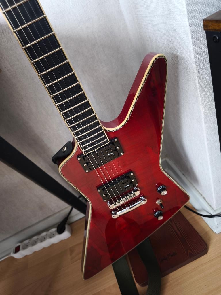 Guitare Explorer BaCH 2018, Muziek en Instrumenten, Snaarinstrumenten | Gitaren | Elektrisch, Ophalen, Zo goed als nieuw, Solid body