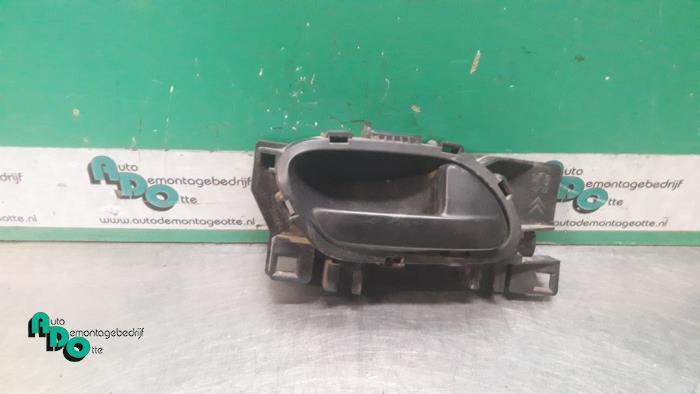 Poignée portière arrière camionnette d'un Peugeot Expert, Autos : Pièces & Accessoires, Carrosserie & Tôlerie, Peugeot, Utilisé
