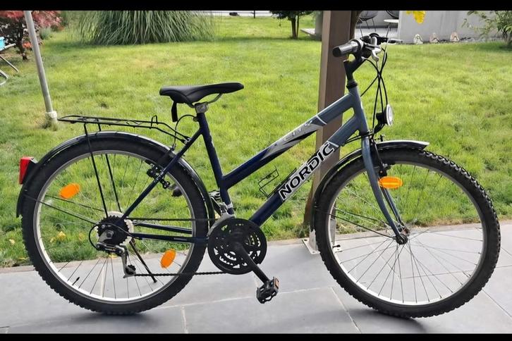 VTT Nordic City équipé - ideal ville et chemins divers, Fietsen en Brommers, Fietsen | Dames | Sportfietsen en Toerfietsen, Ophalen