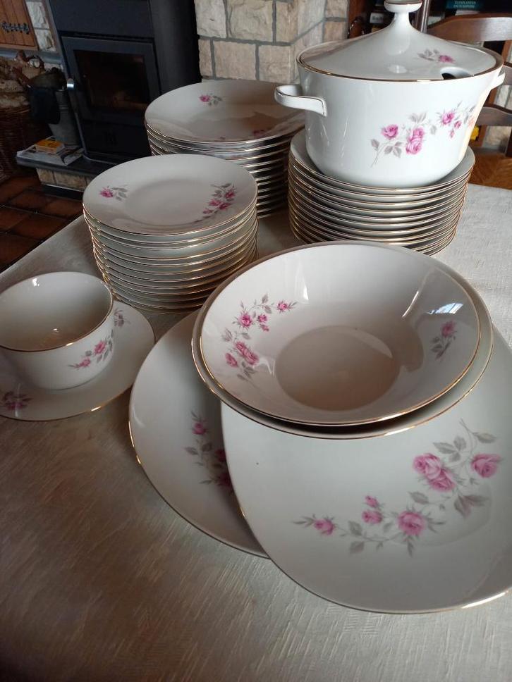 Servies hutschenreuter nooit gebruikt van 1974, Antiek en Kunst, Antiek | Servies compleet, Ophalen