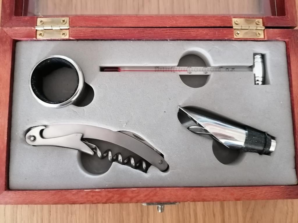 Sommelier set in houten kistje, Ophalen