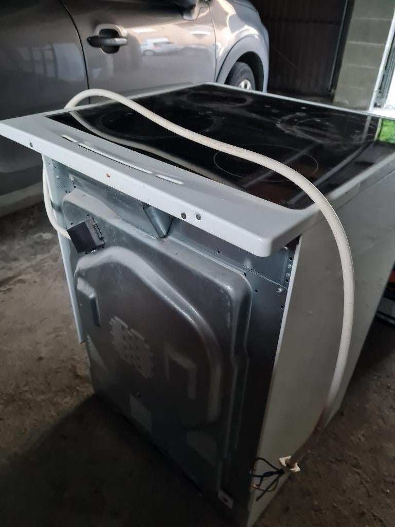 Cuisiniere electrique, Electroménager, Cuisinières, 85 à 90 cm, 4 zones de cuisson, Comme neuf, Enlèvement