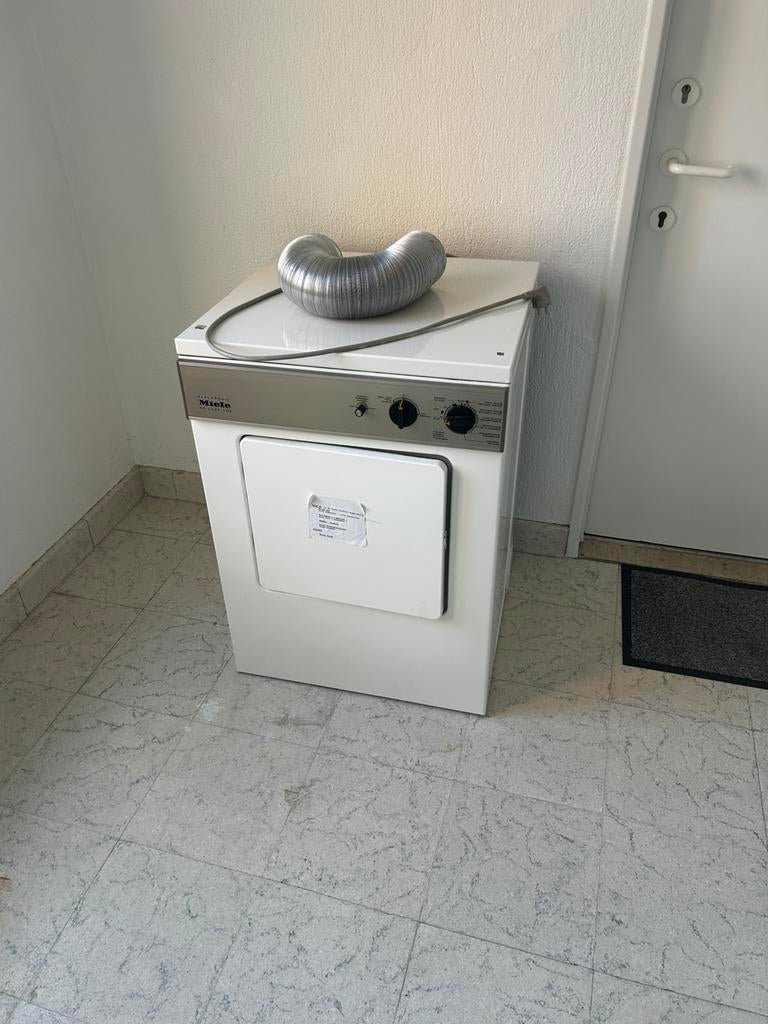 Miele droogkast (werkt perfect), Ophalen, Gebruikt, Luchtafvoer
