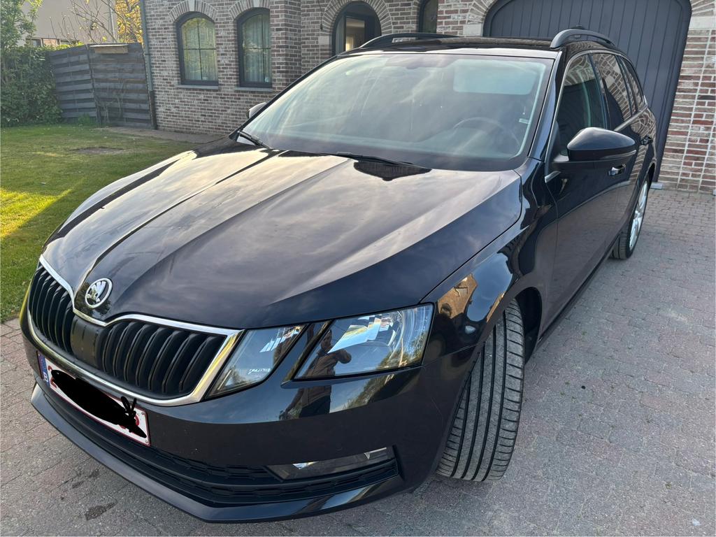 Skoda octavia, Autos, Skoda, Particulier, Octavia, Barres de toit, Essence, Euro 6, Break, Boîte manuelle, Noir, Noir, Tissu, Enlèvement