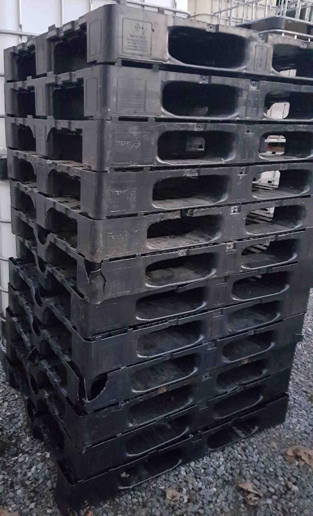 Palettes plastique 100 x 120 x 15 support cuve 1000 litres, 150 litres ou plus, Synthétique, Enlèvement, Utilisé