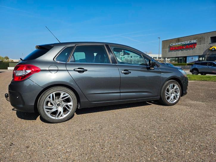 Belle Citroën C4 1.6 Exclusive, Autos, Citroën, Particulier, C4, ABS, Airbags, Air conditionné, Bluetooth, Feux de virage, Ordinateur de bord