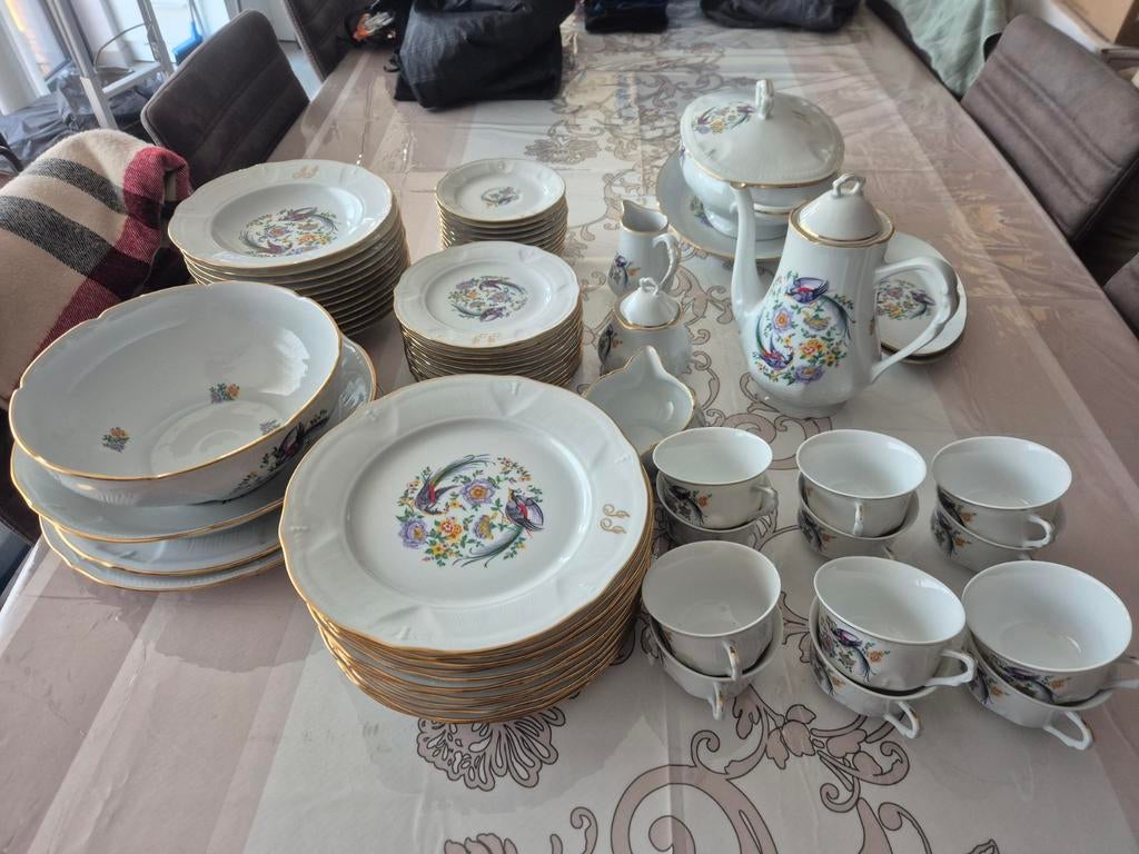 74-delig porseleinen servies., Antiek en Kunst, Ophalen