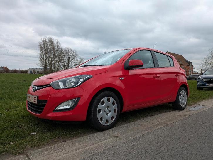 Betrouwbare Hyundai i20 (2013) – 103.000 km, Autos, Hyundai, Particulier, i20, Airbags, Air conditionné, Verrouillage central