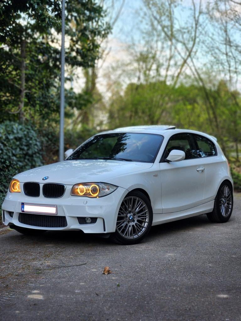 118d AUTOMAAT facelift, Autos, BMW, Particulier, Série 1, Toit ouvrant, Sièges chauffants, Diesel, Euro 5, Automatique, Enlèvement