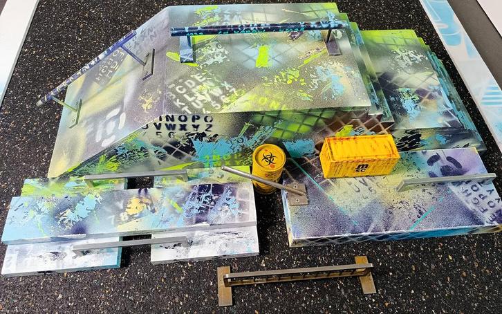 Skateboard fingerboard park, Hobby en Vrije tijd, Verzamelkaartspellen | Pokémon, Ophalen of Verzenden