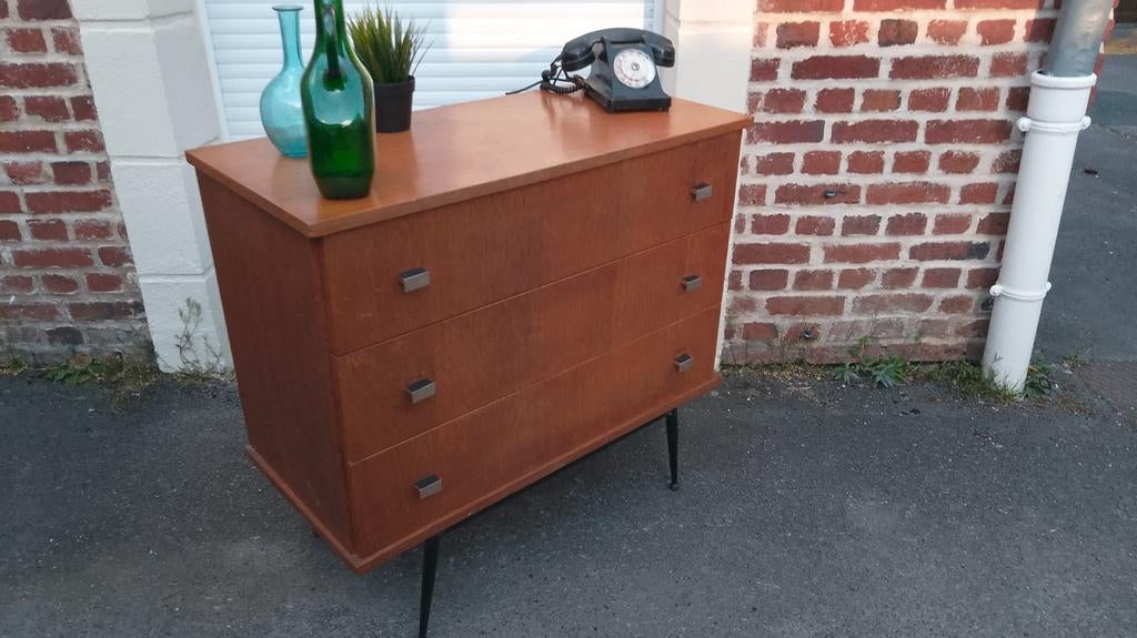 Belle commode époque scandinave piètement fer vintage 60's