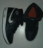 Zwarte Nike Air Jordan 1 Mid sneakers in maat 42.
De schoene, Kleding | Heren, Schoenen, Ophalen, Wit, Sneakers, Gedragen