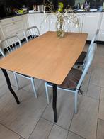 Mooie en Stevige tafel met 4 of keuze meer stoelen, Huis en Inrichting, Ophalen