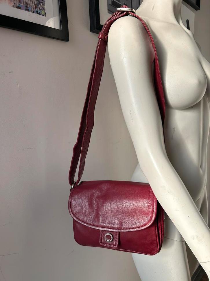Le Tanneur sac bandoulière cuir rouge foncé, Bijoux, Sacs & Beauté, Sacs | Sacs Femme, Utilisé, Rouge, Enlèvement ou Envoi