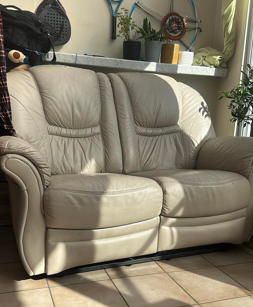 Canapé 2 places en cuir + fauteuil inclinable 2 places -, Maison & Meubles, Canapés | Sofas & Chaises Longues, Utilisé, Quatre personnes ou plus