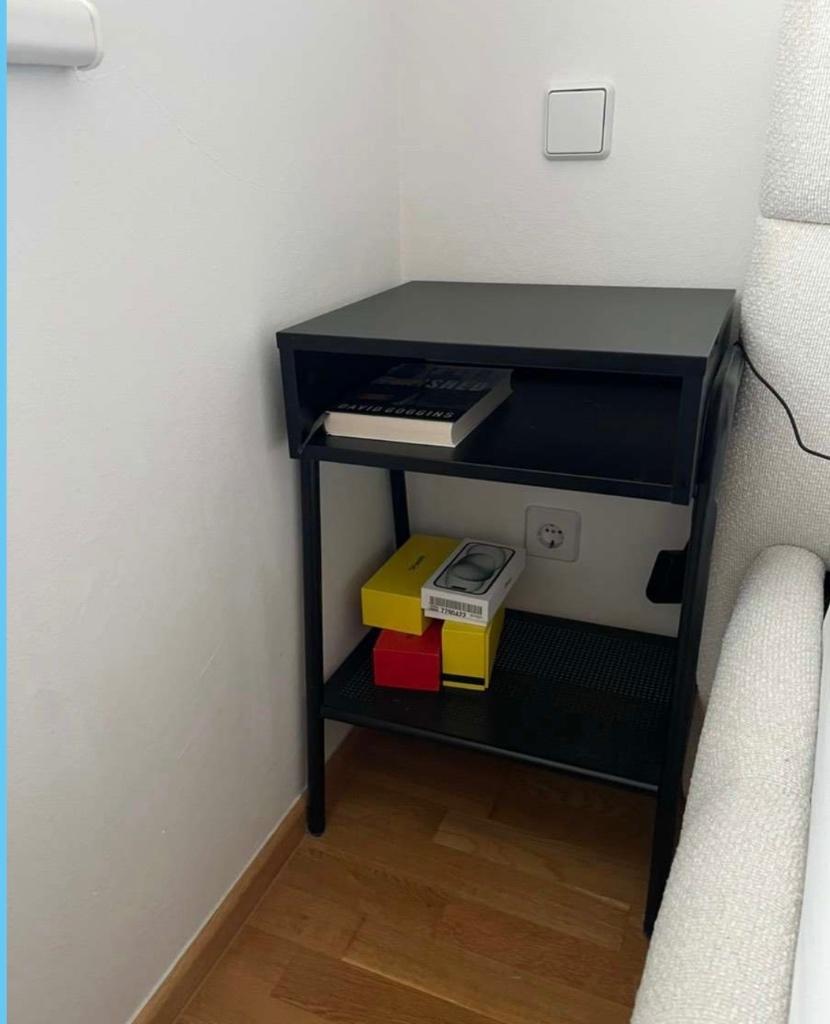 Nachtkastje, Huis en Inrichting, Ophalen, Kunststof, Minder dan 45 cm, Zo goed als nieuw