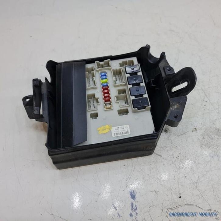 Bo te fusibles Renault Clio III 3 356231E fusibles d'origine, Autos : Pièces & Accessoires, Électronique & Câbles, Renault, Utilisé