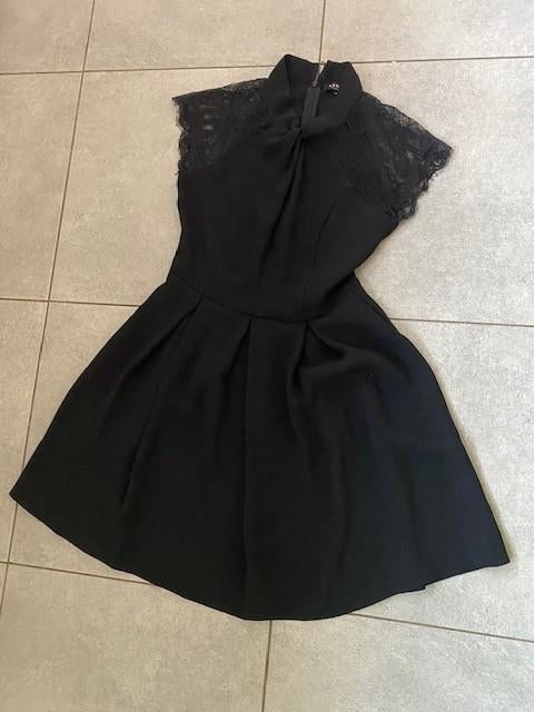 Mooie, feestelijke jurk maat 38  Nieuwstaat, Maat 38/40 (M), Zwart, Ophalen of Verzenden, Zo goed als nieuw