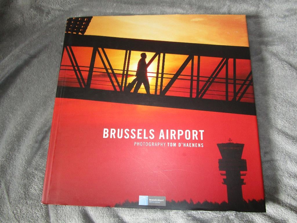 boek Brussels Airport photo. Tom D'Haenens, Ophalen