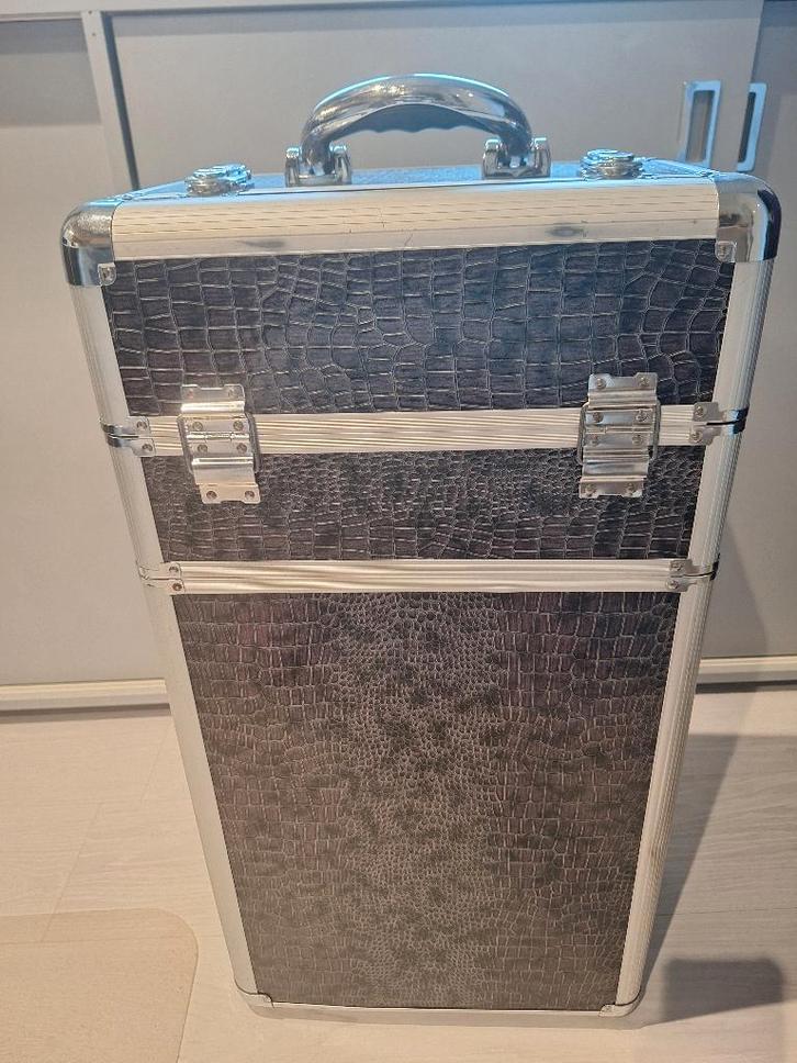 Nagelkoffer, Handtassen en Accessoires, Beautycases, Gebruikt, Hardcase, Paars, Met spiegeltje(s), Ophalen