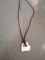 Collier corde noire cœur argent, Enlèvement ou Envoi, Avec pendentif, Comme neuf, Autres matériaux