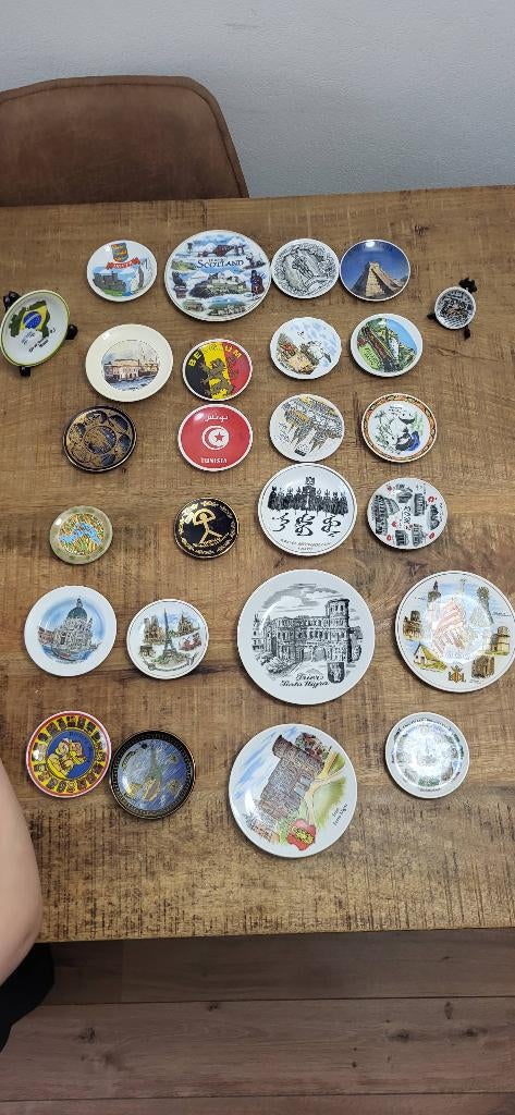 Assiettes, Maison & Meubles, Autres styles, Enlèvement ou Envoi, Objet de décoration, Multicolore