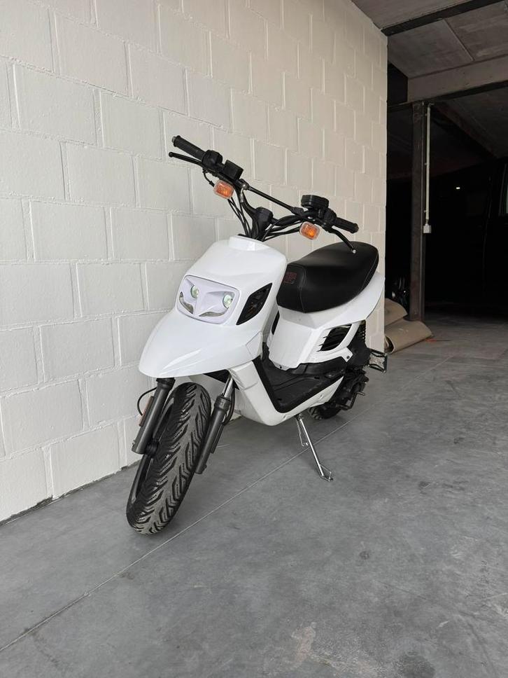 Booster 12” Naked/Spirit, Fietsen en Brommers, Brommers | Overige merken, Zo goed als nieuw, Klasse B (45 km/u), Ophalen