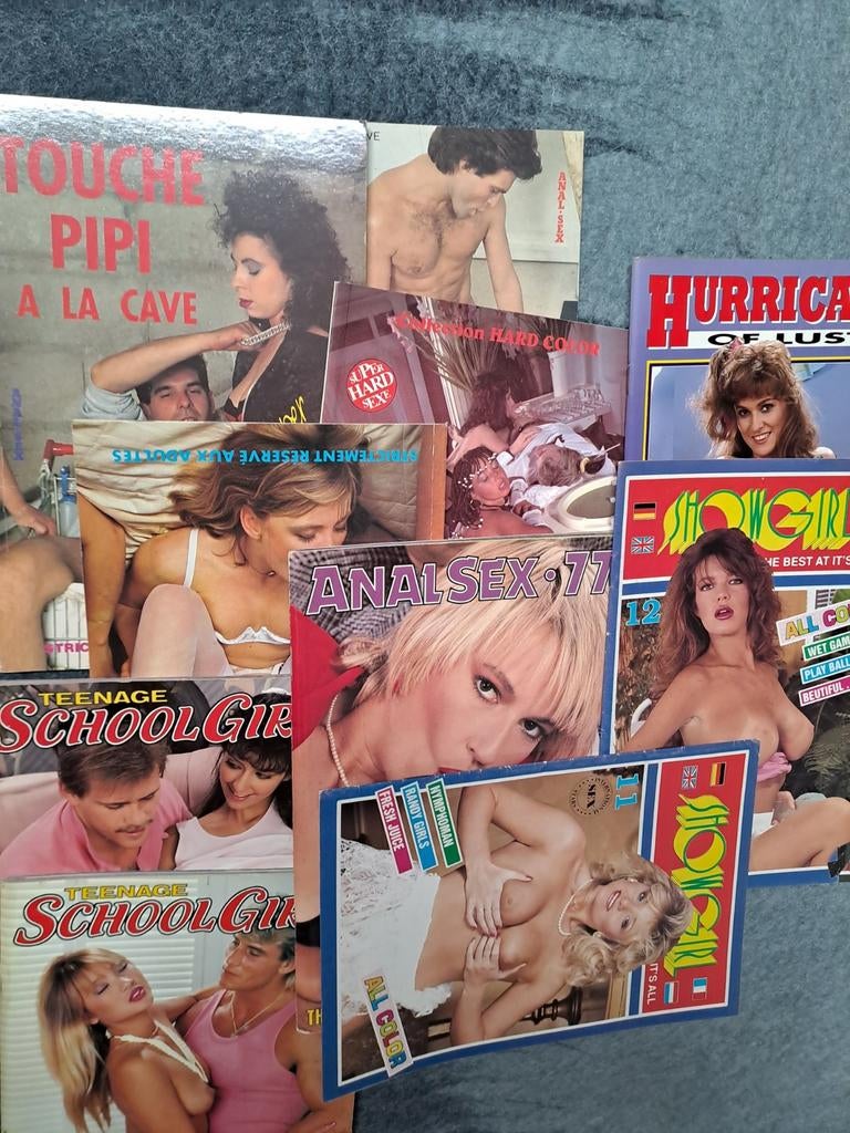 Lot de 10 Magazines anciens erotiques, Livres, Enlèvement ou Envoi