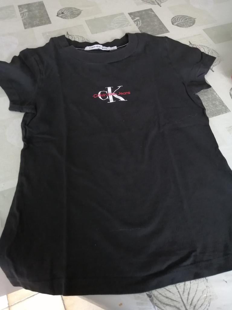 CALVIN KLEIN t shirt maat XS - 170 - 176, Kinderen en Baby's, Kinderkleding | Maat 170, Calvin klein, Meisje, Ophalen of Verzenden
