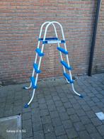 Zwembadtrap, Ophalen