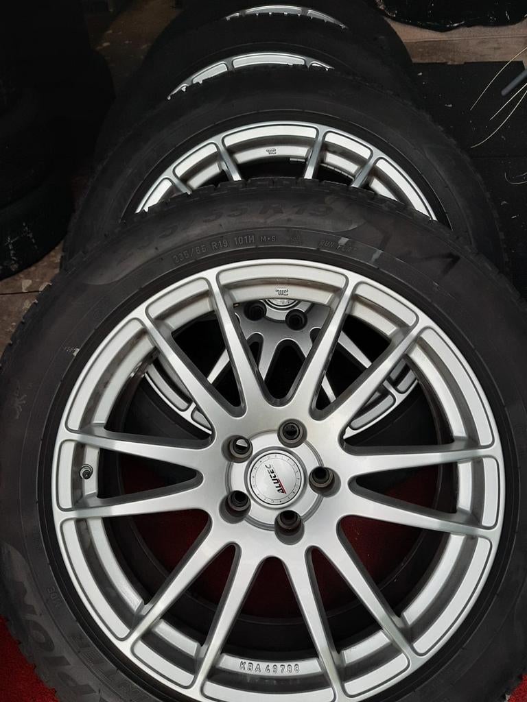 19inch alutec velgen met Pirelli winterbanden 235/55r19, Ophalen, Winterbanden, Band(en)