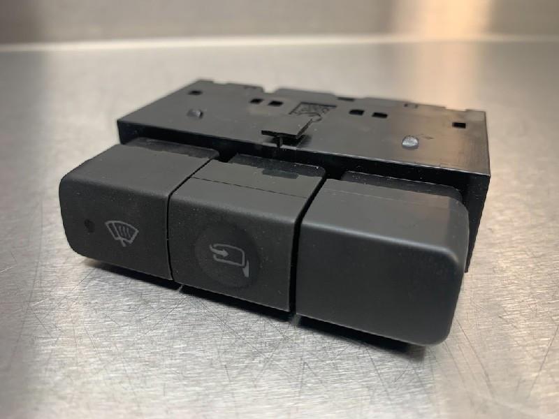 INTERRUPTEUR DEGIVRAGE LUNETTE ARRIÈRE Subaru (|LEGACY|), Utilisé, Subaru