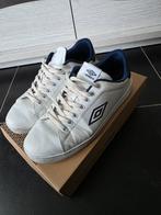 Witte sneakers van Umbro, Kleding | Heren, Wit, Ophalen of Verzenden, Sneakers, Gedragen