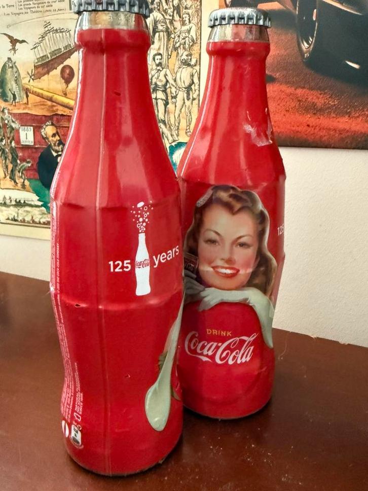 Coca-Cola 125 years vintage blikflessen - set van 2, Verzamelen, Merken en Reclamevoorwerpen, Zo goed als nieuw, Ophalen of Verzenden