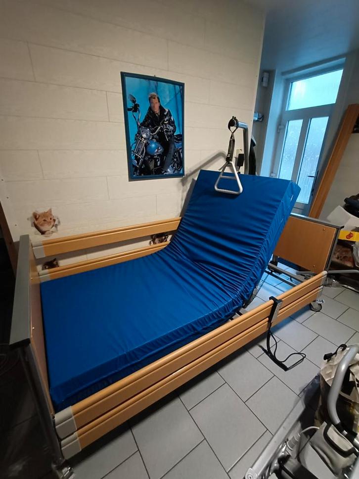 Lit médical médicalisé électrique comme à l'hôpital (NEUF), Divers, Matériel Infirmier, Enlèvement