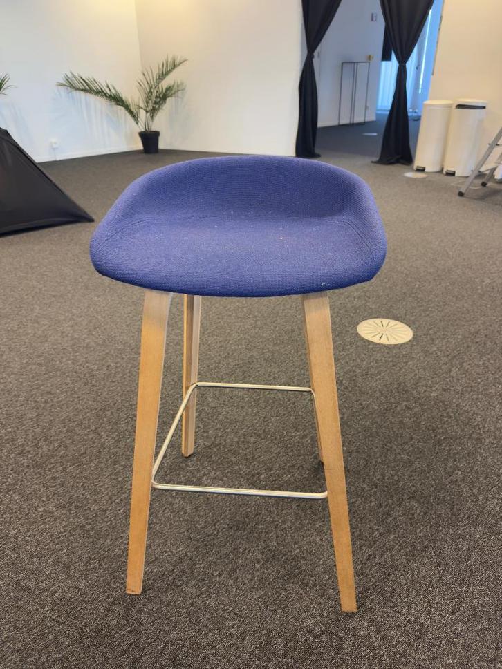 HAY design barkruk Scandinavisch design, Huis en Inrichting, Barkrukken, Zo goed als nieuw, 60 tot 90 cm, 2 krukken, Met voetsteun