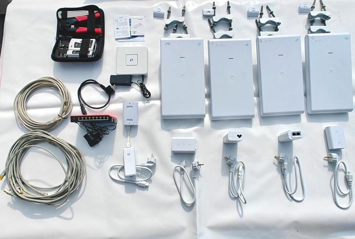 Ubiquiti complete wifimesh voor grote terreinen, Computers en Software, Netwerk switches, Zo goed als nieuw, Ophalen of Verzenden