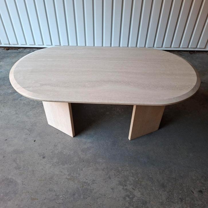 Table basse ovale en travertin Italien vintage, Maison & Meubles, Tables | Tables de salon, Ovale, Enlèvement