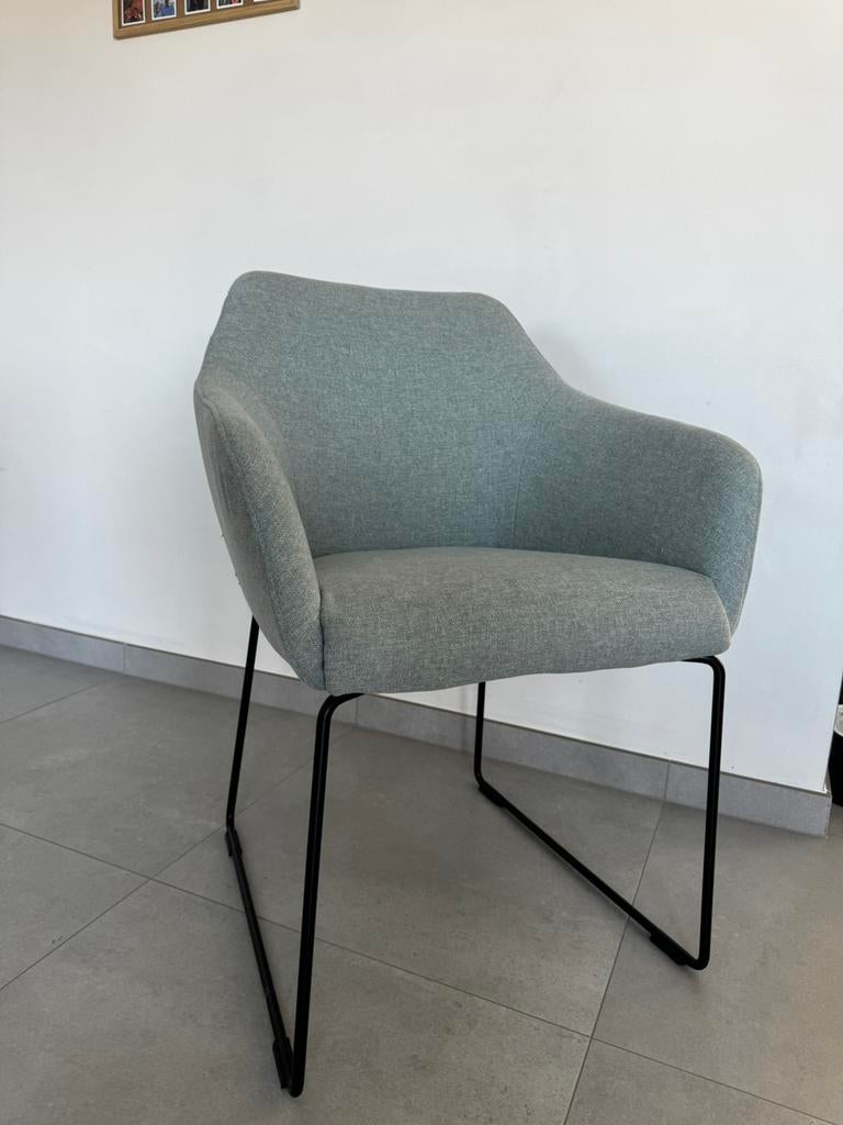 Stoelen, Ophalen, Zo goed als nieuw