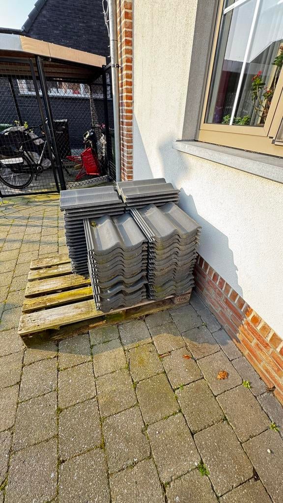 75 tal dakpannen, Ophalen, Zo goed als nieuw, Dakpannen