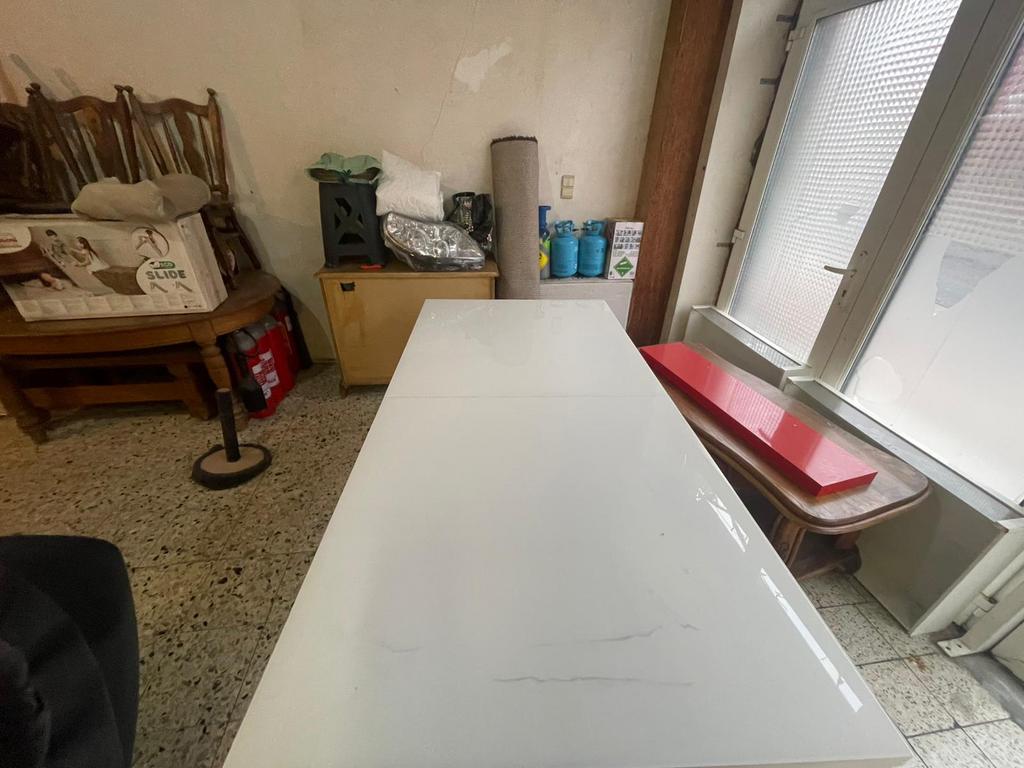 table à manger, Enlèvement