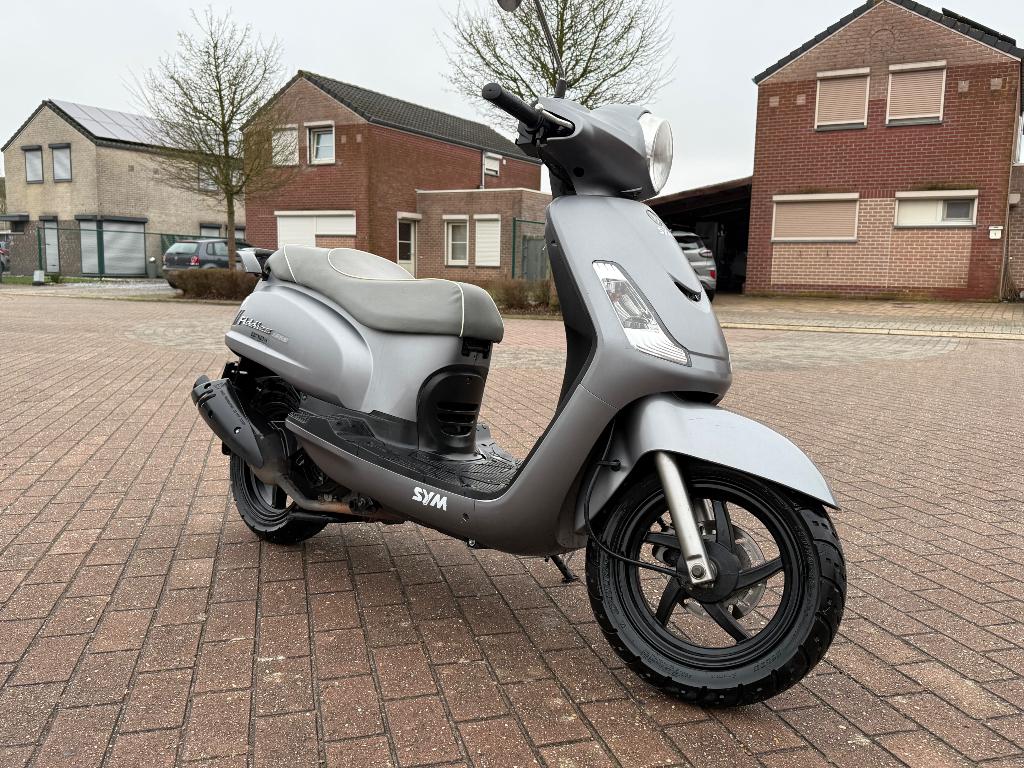 Sym fiddle 125cc, Ophalen, Zo goed als nieuw, Benzine, Fiddle