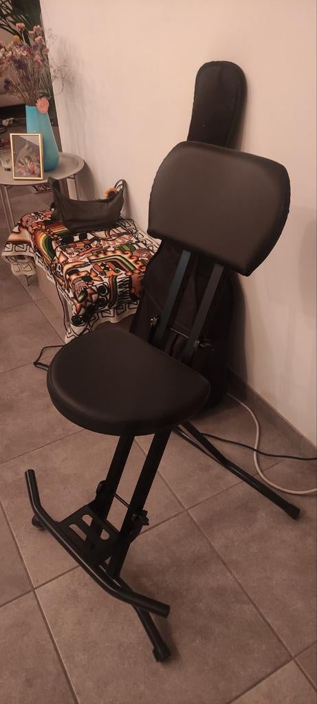 Fauteuil de guitare Millennium en parfait état, Neuf, Enlèvement, Métal, Une
